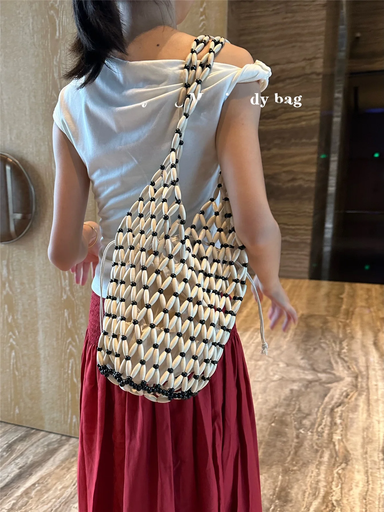Handcrafted Beaded Bucket Bag Women's Casual Style Wooden Bead Embroidery Hollow out Design Single Shoulder Dumpling Shaped H...