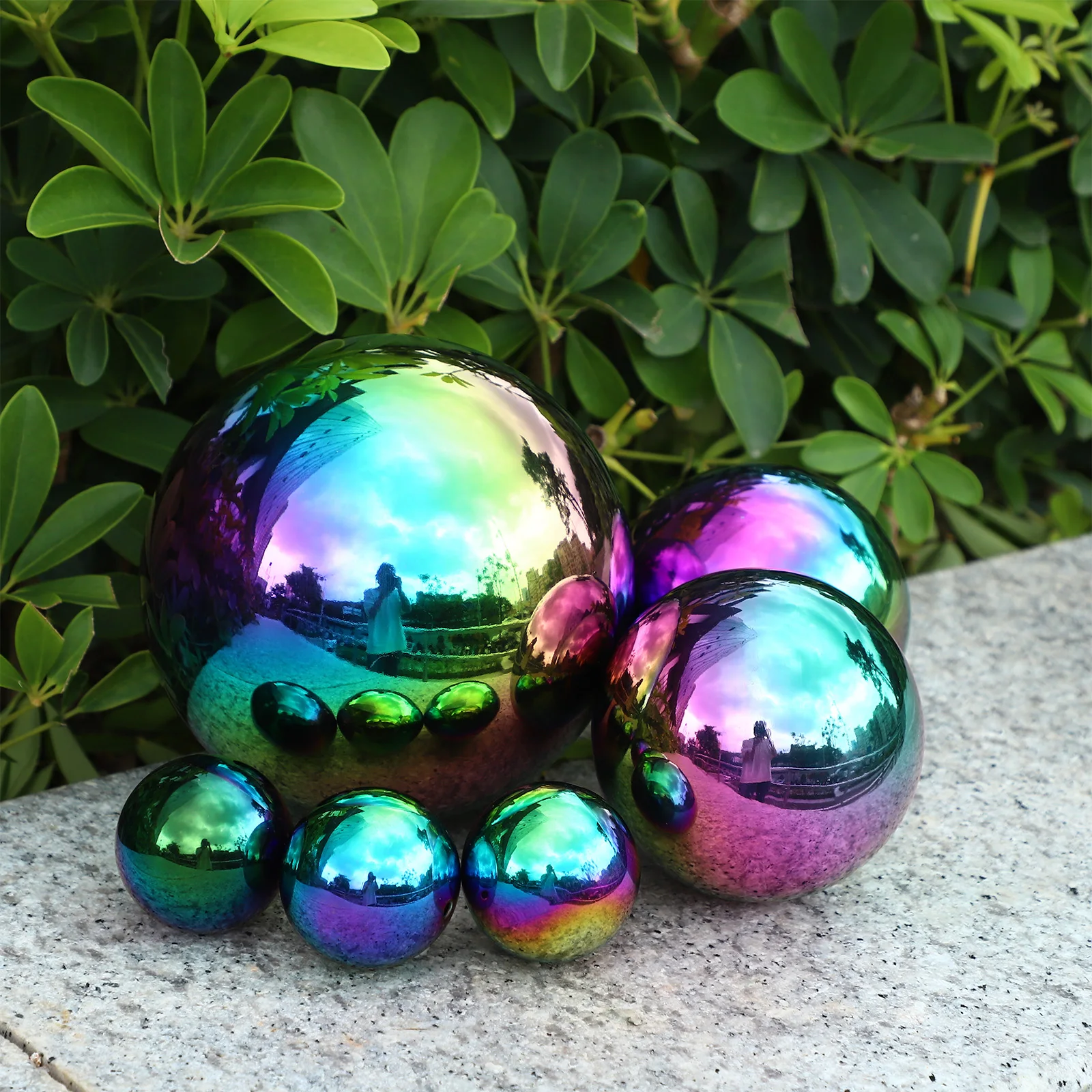 

Polished Mirror Ball Decorations Large Garden Sphere Shiny Reflection Globe Outdoor Patio Garden Decor Gazing Ball Photography