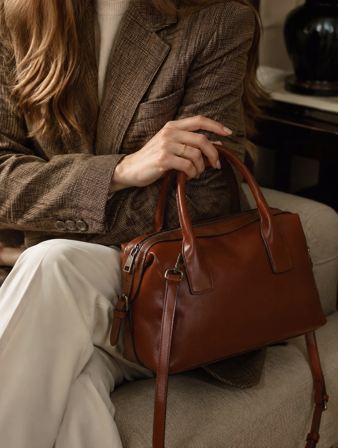 

Genuine Leather Women Boston Bag Soft Top Handle Bag Casual Shoulder Bag Ladies Work Commute Handbag