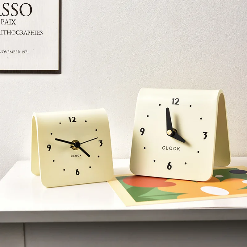 Minimalist Metal Desk Clock Nordic Style Silent Living Room Bedroom Home Decor Creative Gift