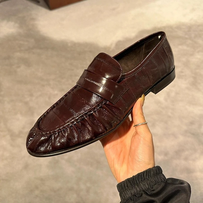 

Fashionable Designer Genuine Leather Women's Loafers Large Size New Exquisite Slip-On Flats Comfortable Commuting Leather Shoes