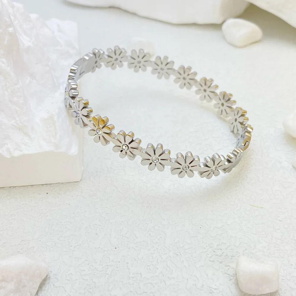 316L Stainless Steel Daisy Flowers Cuff Bangle Bracelets For Women Fashion Waterproof Jewelry Women\'s accessories party Gift