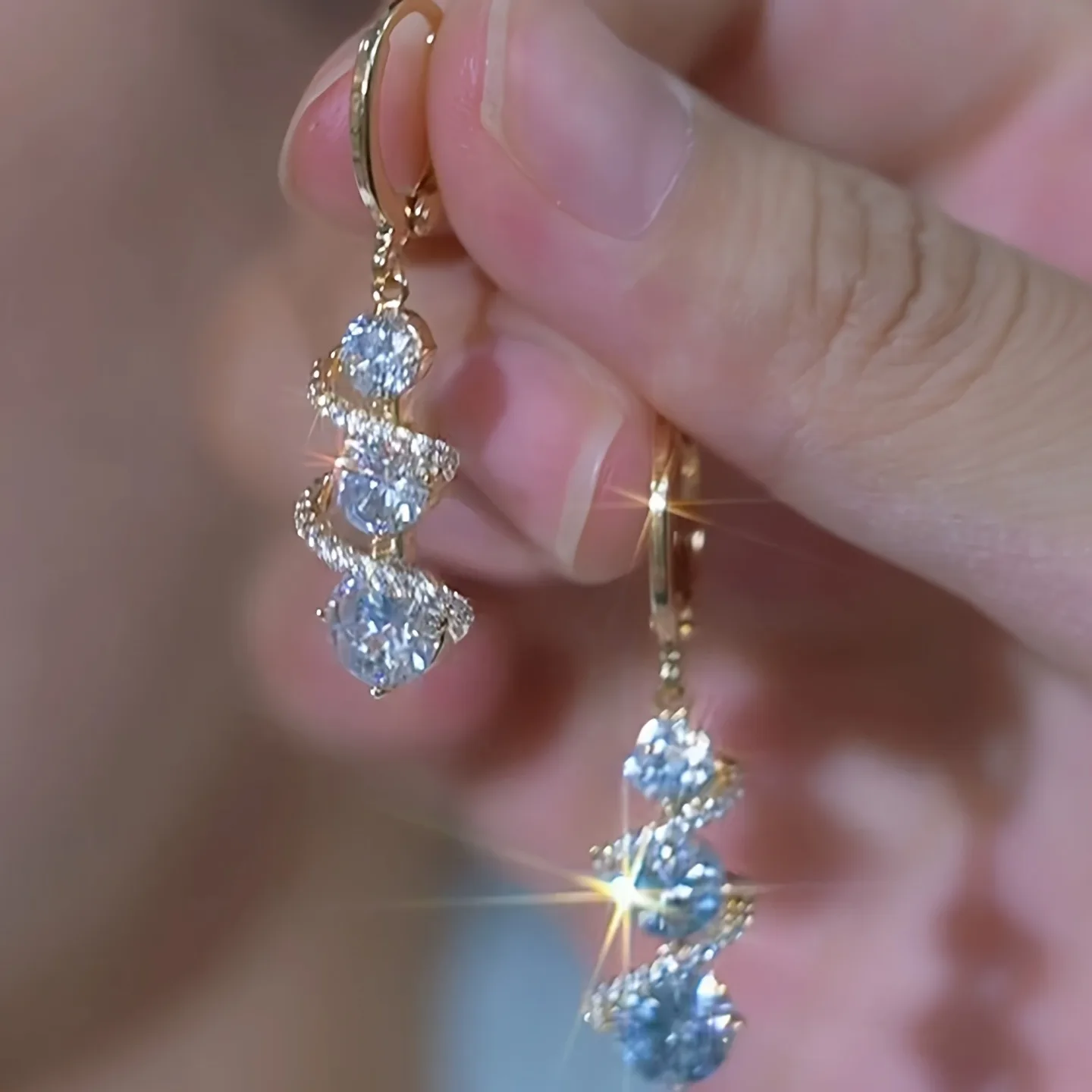 French Niche Design Exquisite Crystal Long Pendant Hoop Earrings For Women Fashion Cute Sweet Geometry Jewelry Party Gifts