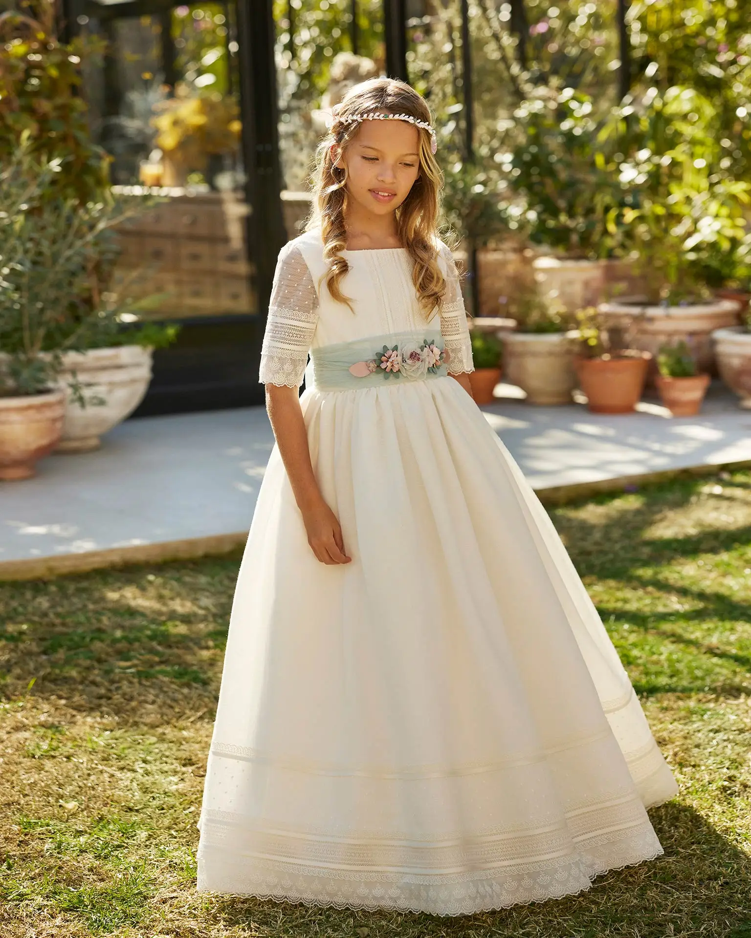 BABYONLINE ที่กําหนดเอง Communion Niña ชุดคอสี่เหลี่ยมภาพลวงตากลับแขนสั้นลูกไม้ FloralsRibbon SASH เข็มขัดพิธีชุด