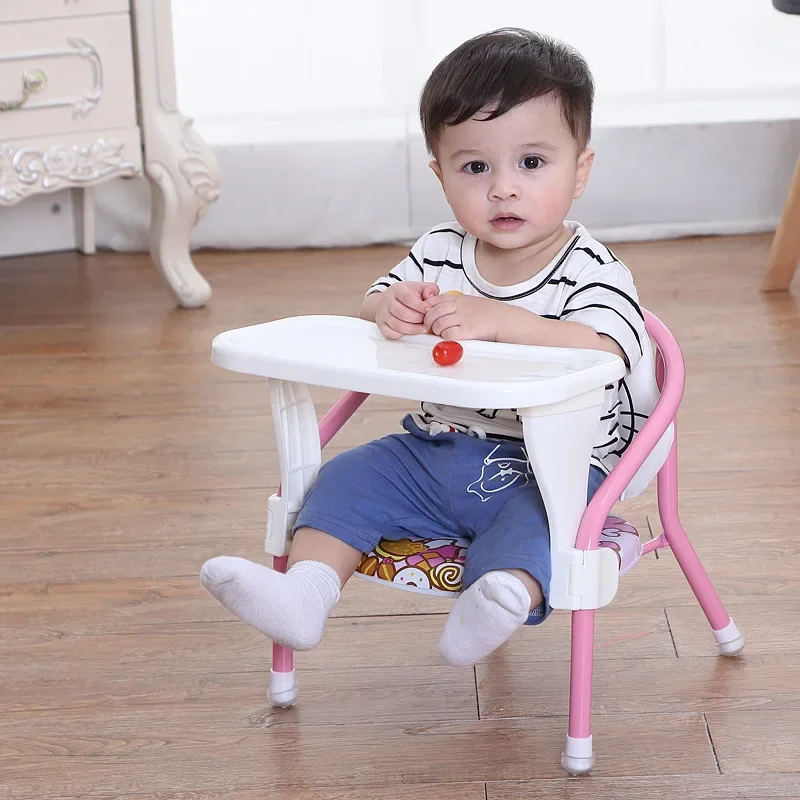 

Children's dining chair with plate, baby dining table, small stool, baby dining chair back is called chair.