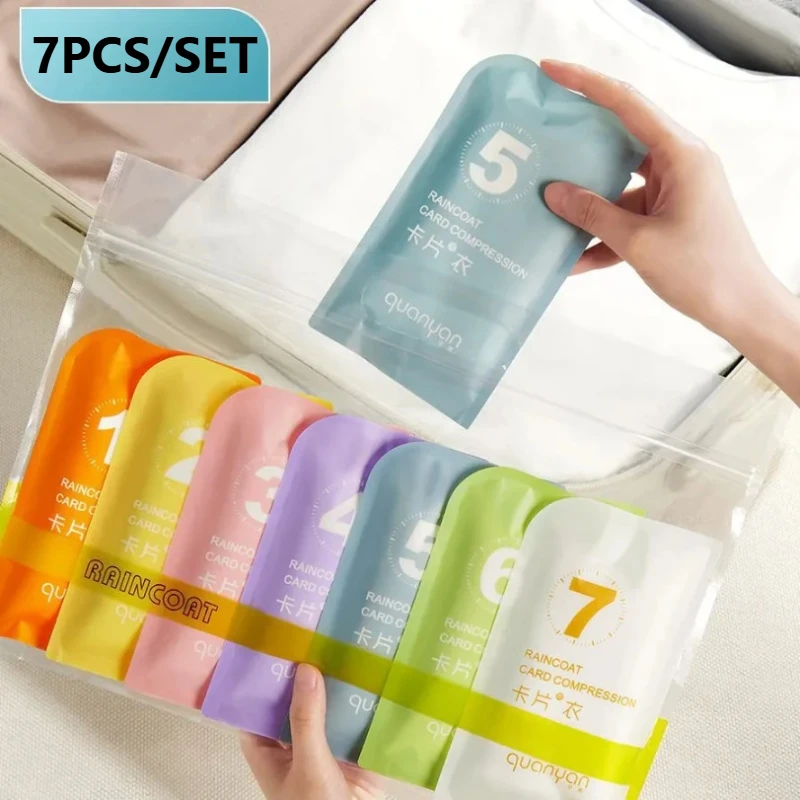 7 Farben/Set Tragbarer Einweg-Regenmantel für Reisen, Konzerte, Camping, Wandern, Outdoor-Aktivitäten, Leicht zu Transportieren, Wasserdichte Regenkleidung