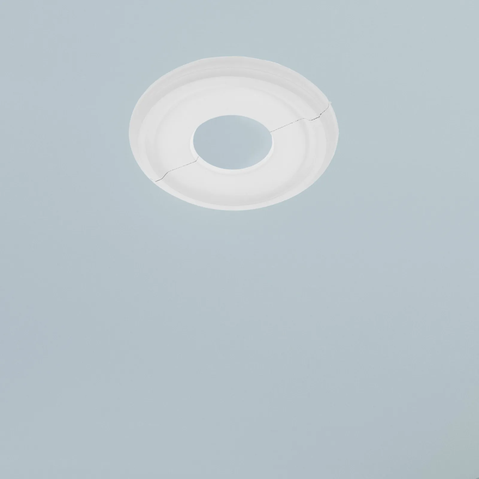 Ceiling Medallion PU Material Solid Construction Decorative Round Ceiling Fan Medallion Light Fixture Cover Plate Elegant Design