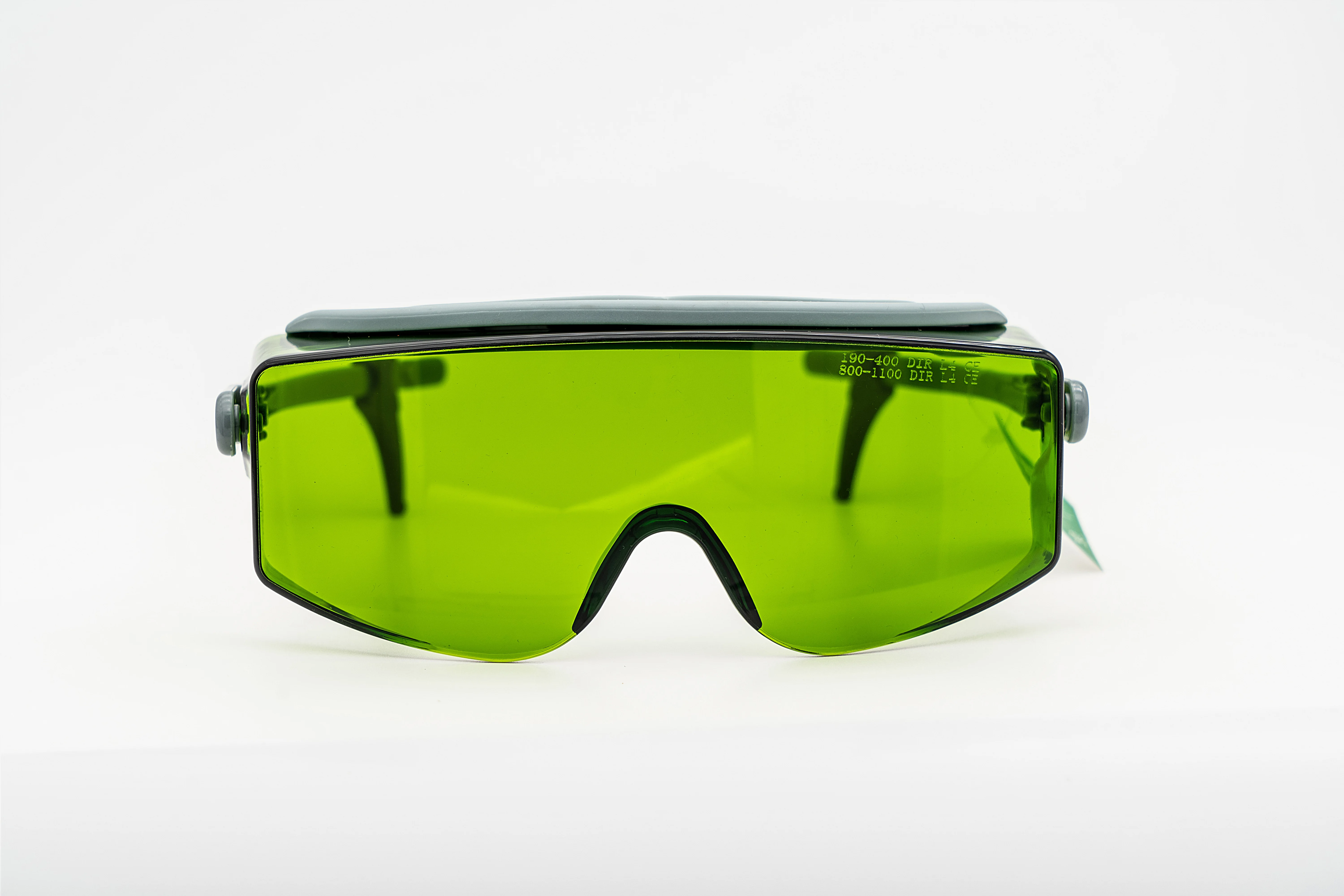 O.D 7+ Laser Safety Glasses For 266nm 355nm 808nm 980nm 1064nm 1070nm 1080nm Lasers VLT 40% CE