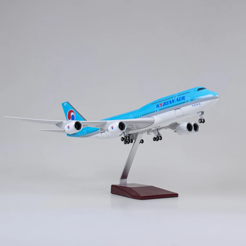 2025 New 47CM 1/160 Airplane Korean B747-8 Airline Model LED Light Landing Gear Plane Aircraft Gifts Display Collection Toy Fans