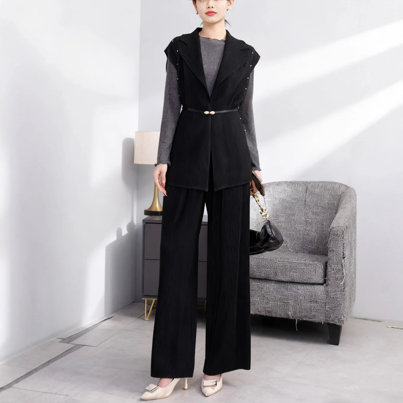 

Miyake Pleated Autumn/winter 2025 Commuting Outfit Set, Women's Thick Pleated Vest Jacket, Straight Leg Pants Two-piece Set