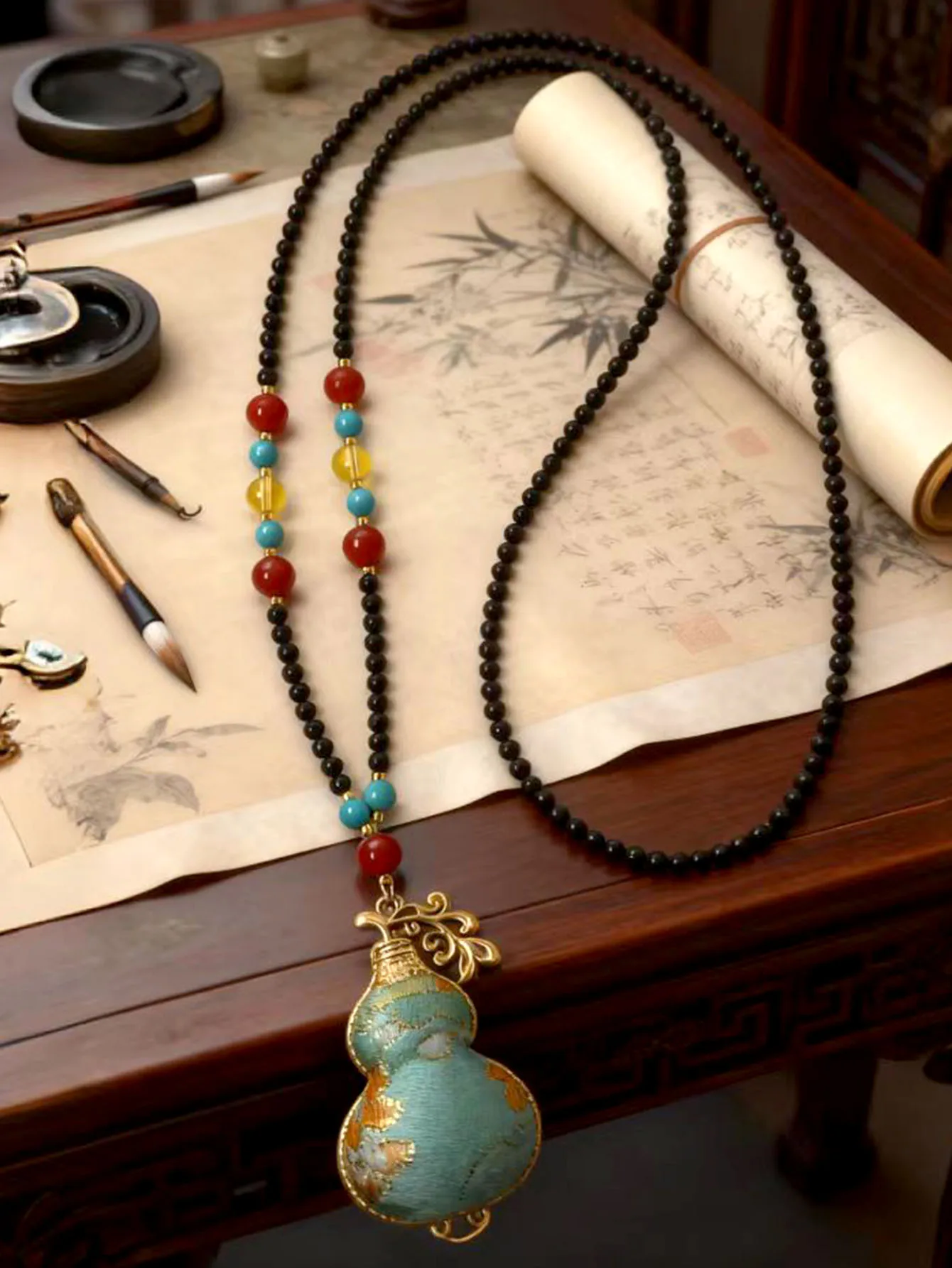 2026New handmade multi-accessory combination elegant women's pendant necklace sweater chain suitable for various occasions