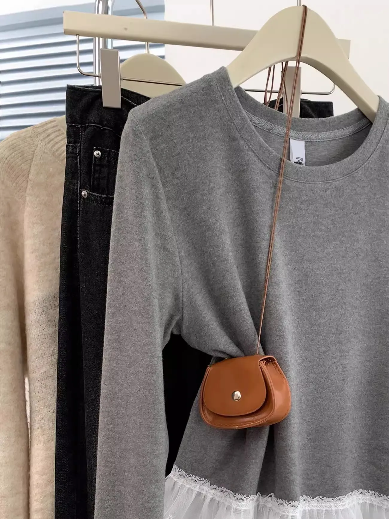 Maglietta da Donna Taglie Forti con Bordo in Pizzo e Velluto, Maniche Lunghe, Aderente, Strato Base per Autunno e Inverno, Top Intimo