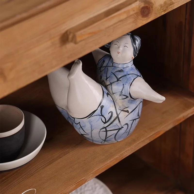 Abstract Girl Statue Jingdezhen Ceramic Ornament Retro Office Decoration Study Desktop Gadget Living Room Home Decoration