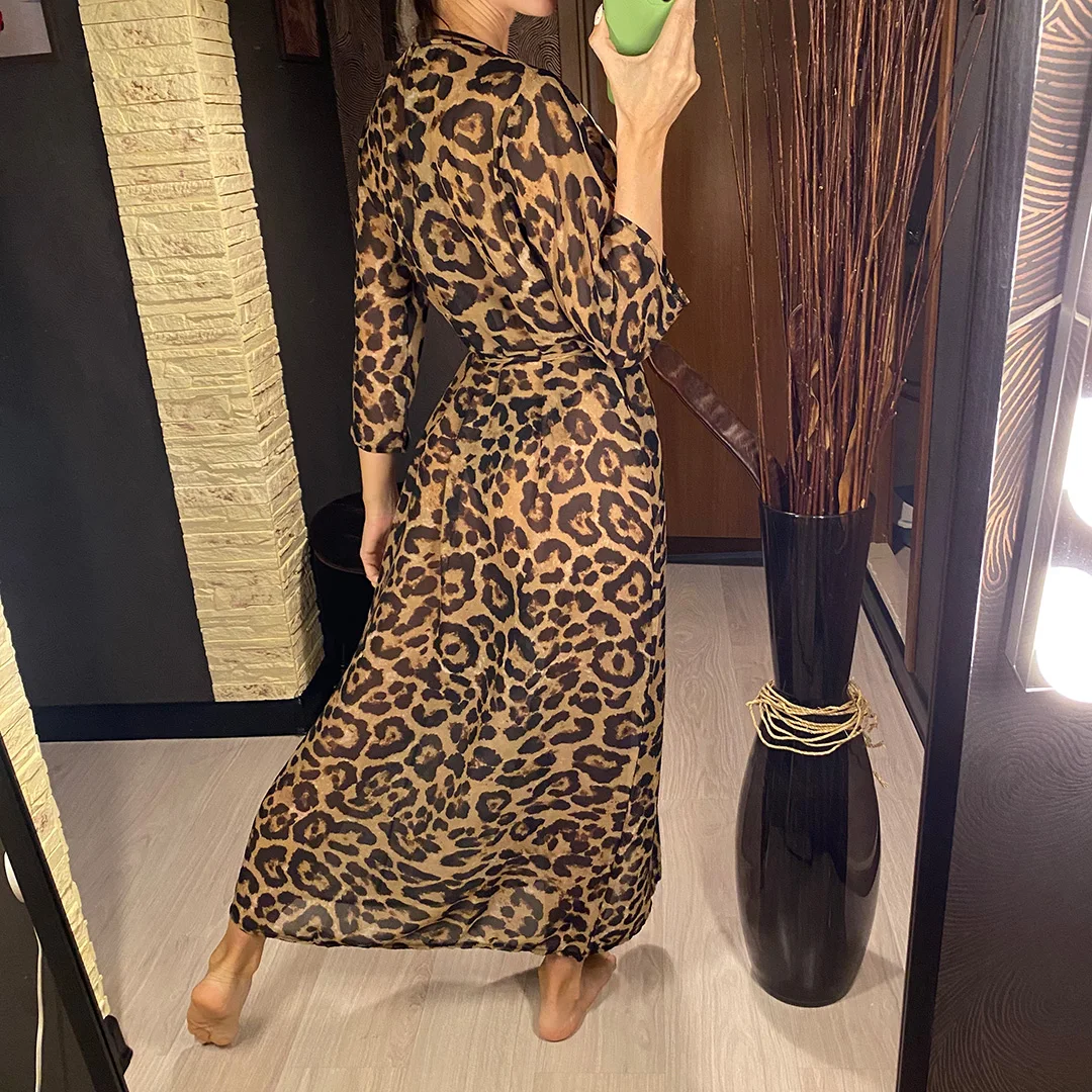 Neues, verführerisches Strandkleid mit Leopardenmuster, aus Chiffon, als Überwurf für Badekleidung, Strandmode, Sommerkleidung, langes Kleid für Damen, V3219. – Detail 5