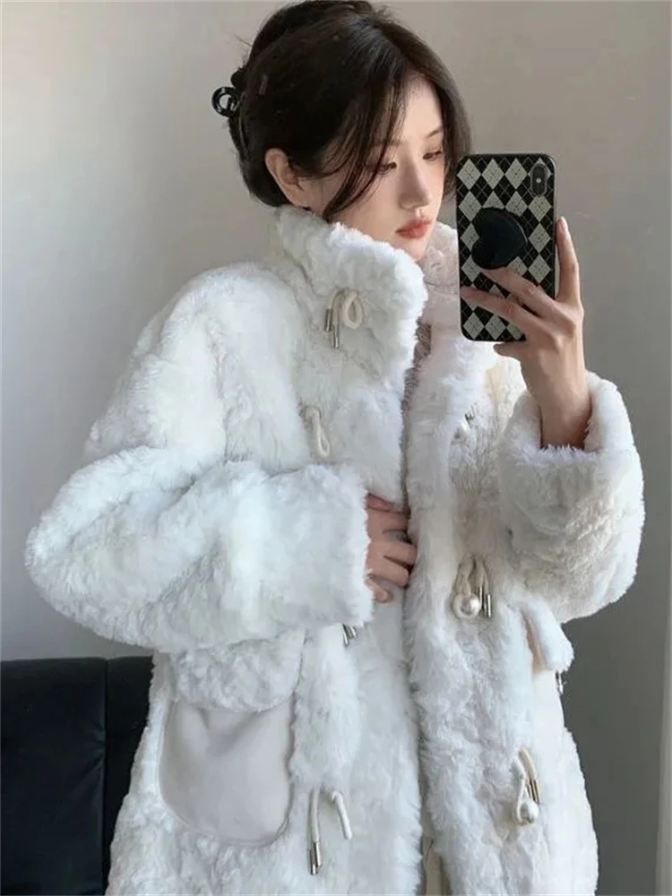 Thicken Lambwool Warm Faux Fur Jackets Stand Collar Korean Overcoat Fashion Winter Furry Jaqueta Hign Quality Luxury Women Coats