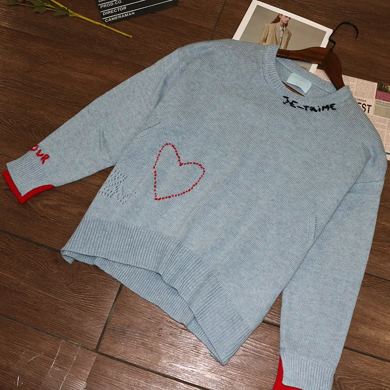 Jesienno-zimowy, ręcznie robiony sweter damski, luźny krój, haftowany napis Camere, litera ZV, serce, styl uliczny, długi rękaw.