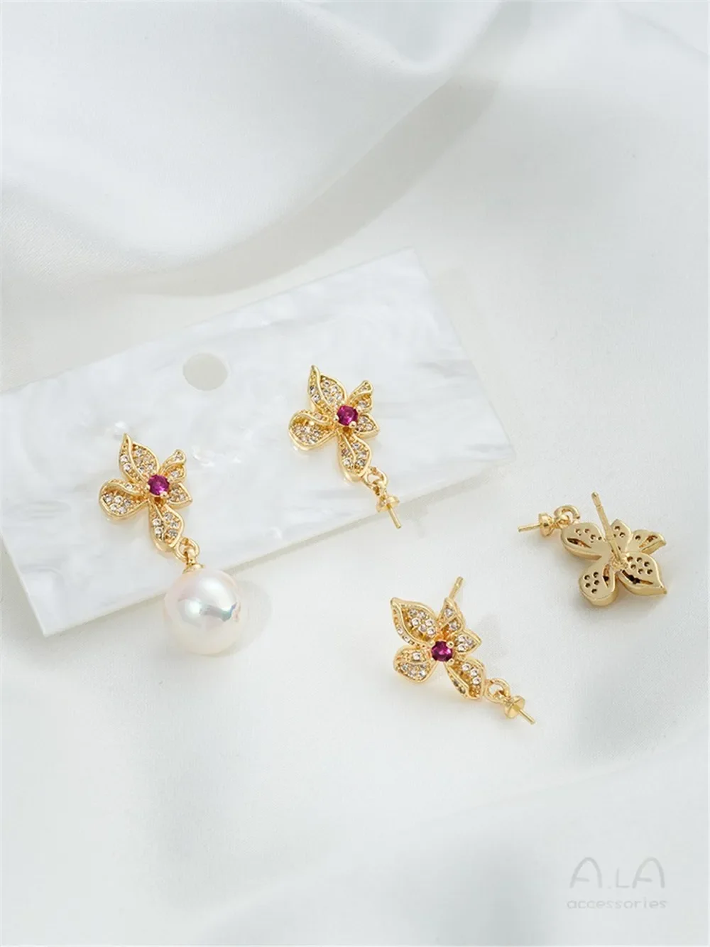 

Micro-inlaid Zircon 14K Gold-coated Flower Hanging Sheep Eye Beads Stud Earrings DIY Pearl Handmade Ear Jewelry Accessories