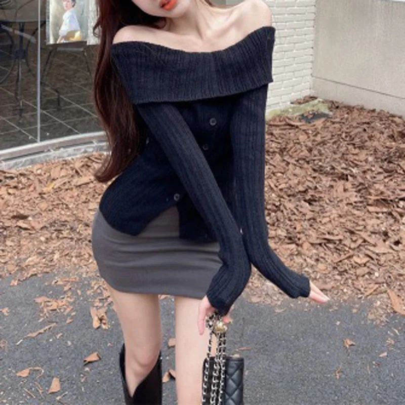 2024 Gentle Style Temperament Slit Knitted Sweater Autumn Spicy Girl Long Sleeved One Shoulder Sweater Jacket