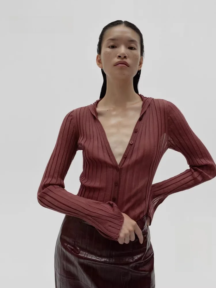 

Кардиган женский вязаный из шелка и мохера Edition Red Label, коллекция Весна 2025, с темно-синим воротником, длинными рукавами, приталенный, однотонный, на пуговицах