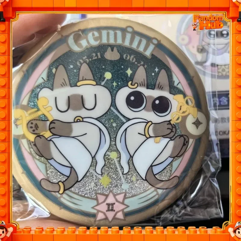 

Новинка 2026: Оригинальный значок Azuki The Siamese Cat из серии Azukisan Starry Chase, двойной блестящий, в слепой коробке, игрушка, подарок для фанатов