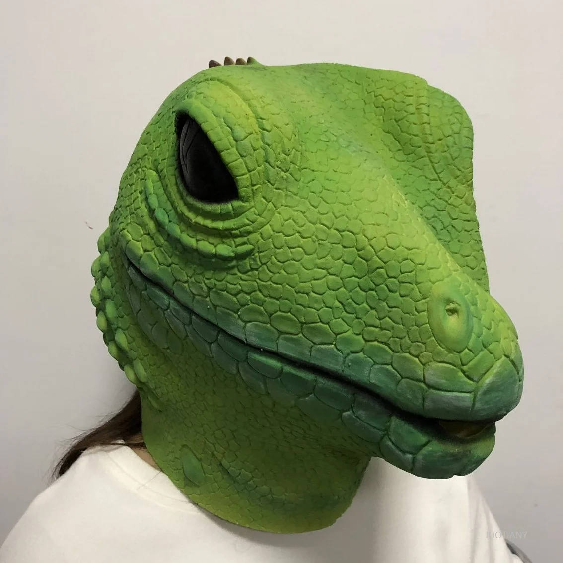 

Green Lizard Role Play Latex Mask Head Cover Animal Helmet Halloween Carnival Party Costume Horror Costume Props Adult Masks