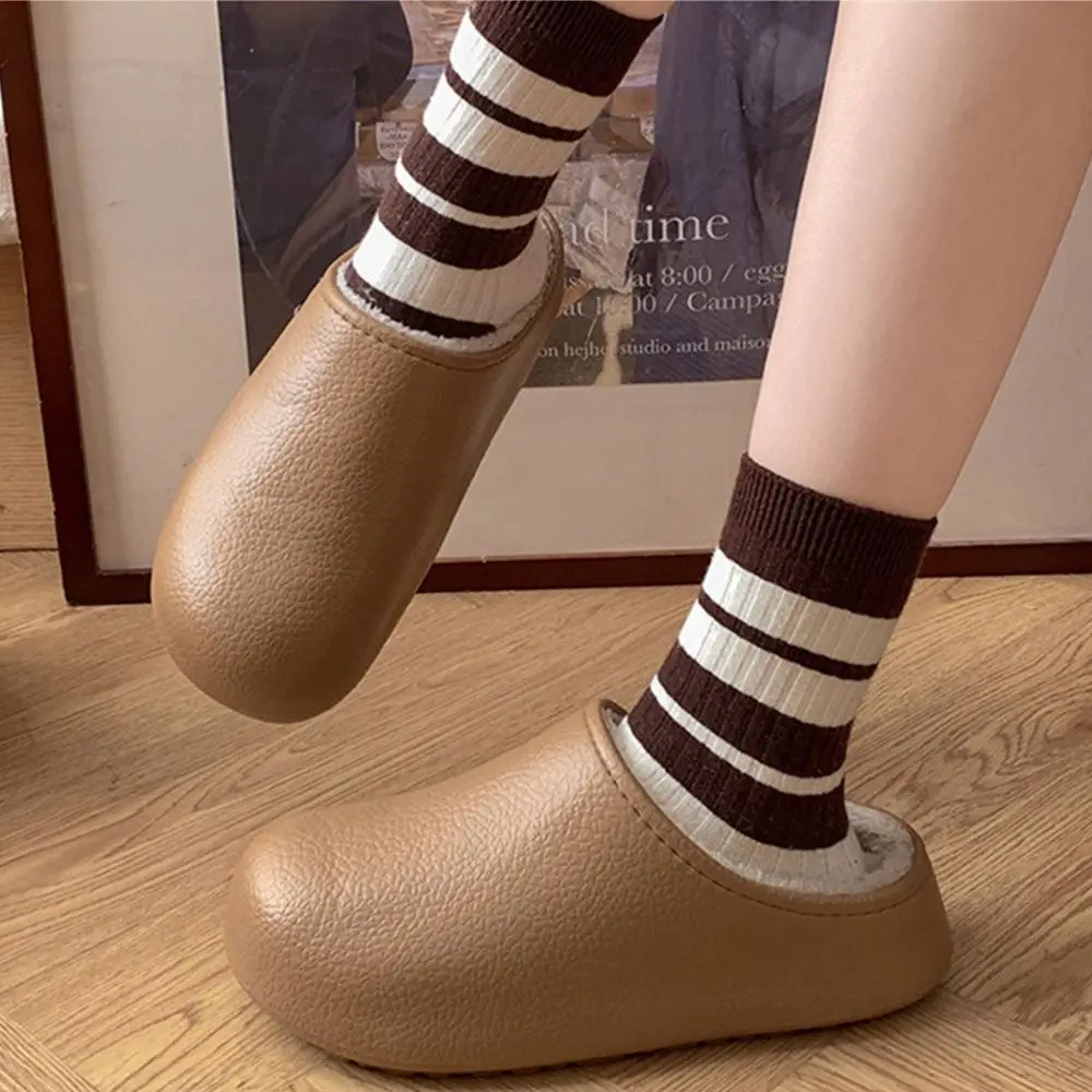 36-41 المرأة نعال قماش الدفء المضادة للانزلاق الشتاء أحذية منزلية نمط الجلود سميكة وحيد المرأة النعال المنزل الاستخدام في الهواء الطلق