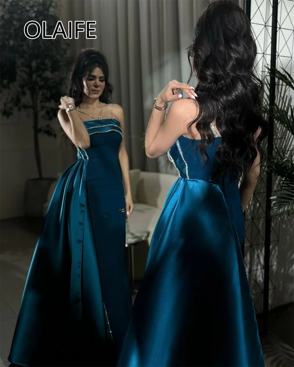Charmante robe fourreau en satin à volants avec col bateau, robe formelle arabe saoudienne pour mariée en cristal brillant, avec cour personnalisée