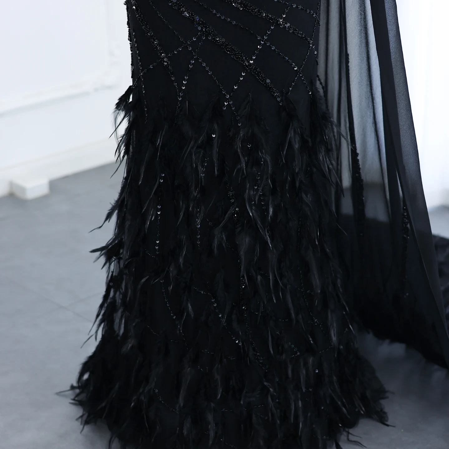 Sharon Said Luxuriöses, federbesetztes, türkisfarbenes, schulterfreies Meerjungfrauen-Abendkleid mit Cape, arabisches Ballkleid, Hochzeitskleid, SS498, maßgeschneidert – Detail 22