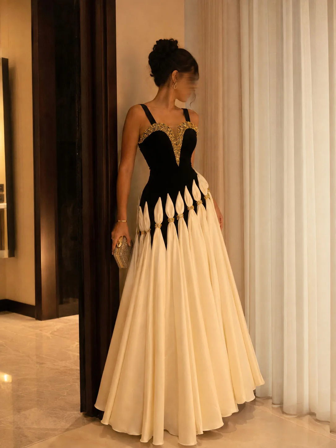 Customized Spaghetti Straps Black Velvet Evening Gown Gold Beaded Appliques Ivory Satin Long Prom Dress