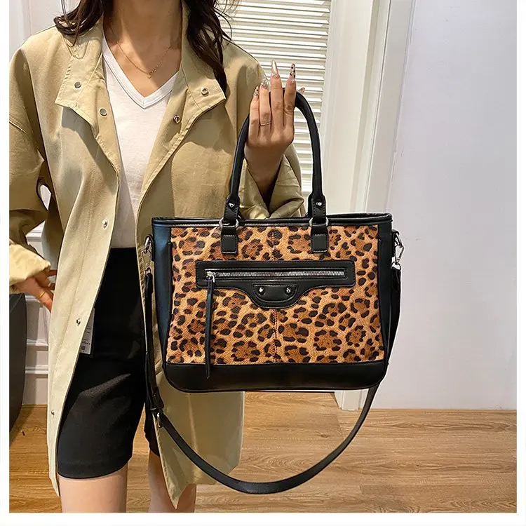 

Осень-зима 2025 г., леопардовая большая сумка, просторный кошелек на плечо для женщин, школьная сумка, большая вместительная сумка-тоут, модная сумка ​