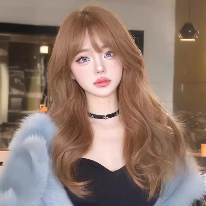 Daily Wear Suitable For Round Faces Featuring Long Wavy Hair With Big Curls A Korean Style And Air Bangs With Water Ripple-like