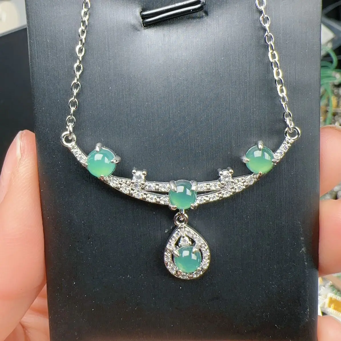 

Natural A jadeite ice blue necklace set chain (choose the best one for diversity)