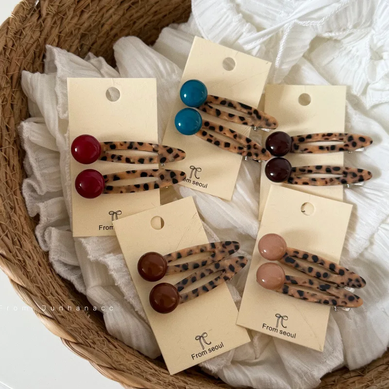 

Корейская заколка для волос из ацетата с леопардовым принтом и разноцветными бусинами, модная универсальная боковая заколка с челкой для женщин и девочек, аксессуары для волос