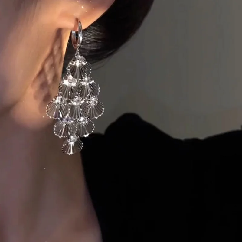 Fashion Metal Hollow Out Shell Tassel Earrings For Women Trendy Geometrics Fan-shaped Zircon Earrings Casual Party Jewelry Gift