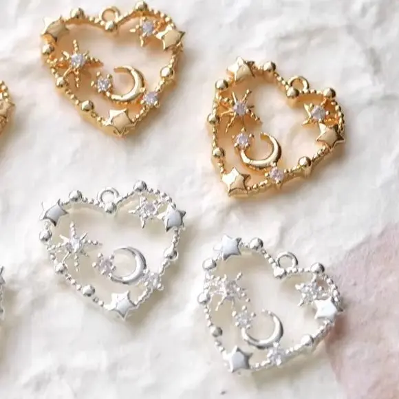 

2PCS 14.5x15mm Copper-Plated Real Gold Star And Moon Hollowed-Out Heart Zircon Pendants DIY Handmade Jewelry Accessories