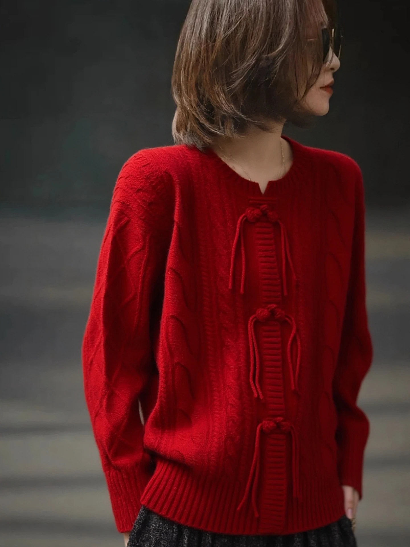 

Winter 2026 Long Sve Red Knitwear Warm Cisas Red Retro High-End Feeling Korean Sle Loose Fit Camere Sweater for Women