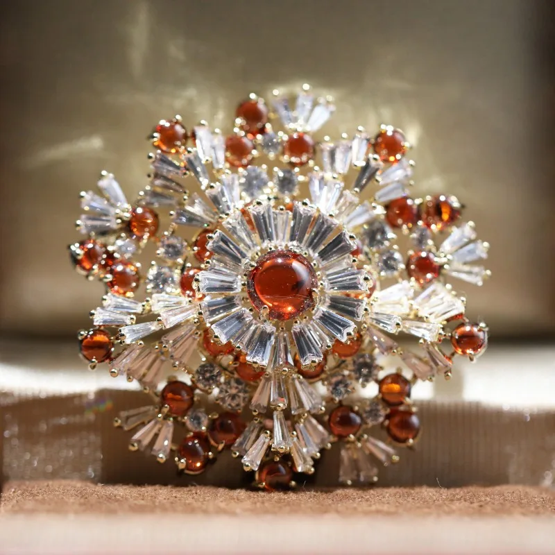 Copper Zircon Real Gold Plated Red Crystal Snowflake Brooch Exquisite Lapel Pin Women Jewelry Accessory