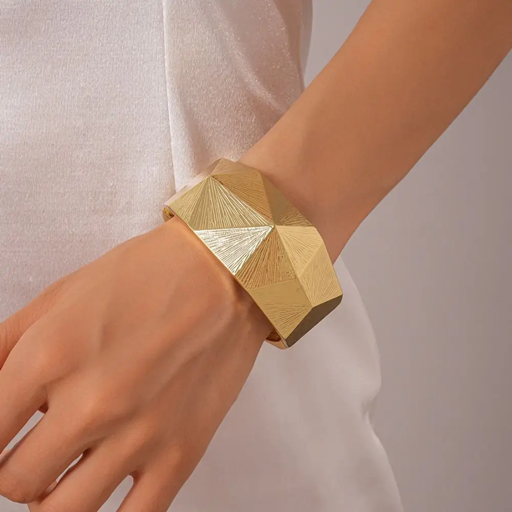 

Metal Wide Open Bangle Europe American Style Alloy Spring Bangles Jewelry Accessories Minority Design Exaggerated Bracelet Gift