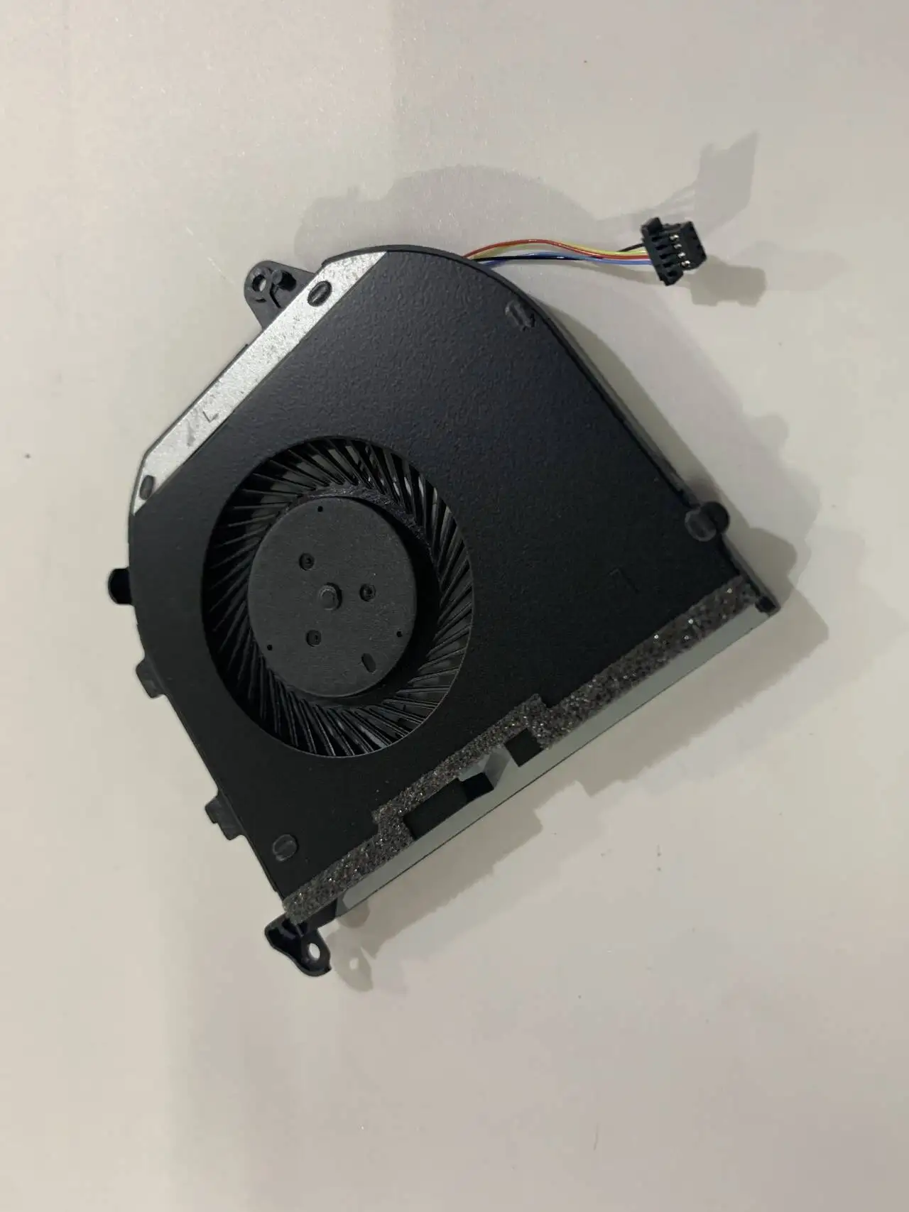 مروحة تبريد وحدة المعالجة المركزية للكمبيوتر المحمول Dell XPS 15 9570 7590 Precision 5530 08YY9