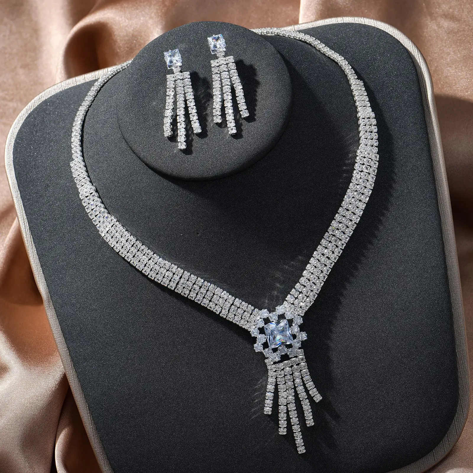 Luxury Bridal Necklace Earring Set For Wedding Saudi Arabia Indian Jewelry Sets For Bride Prom Pendant Necklace Sets Lady Gifts