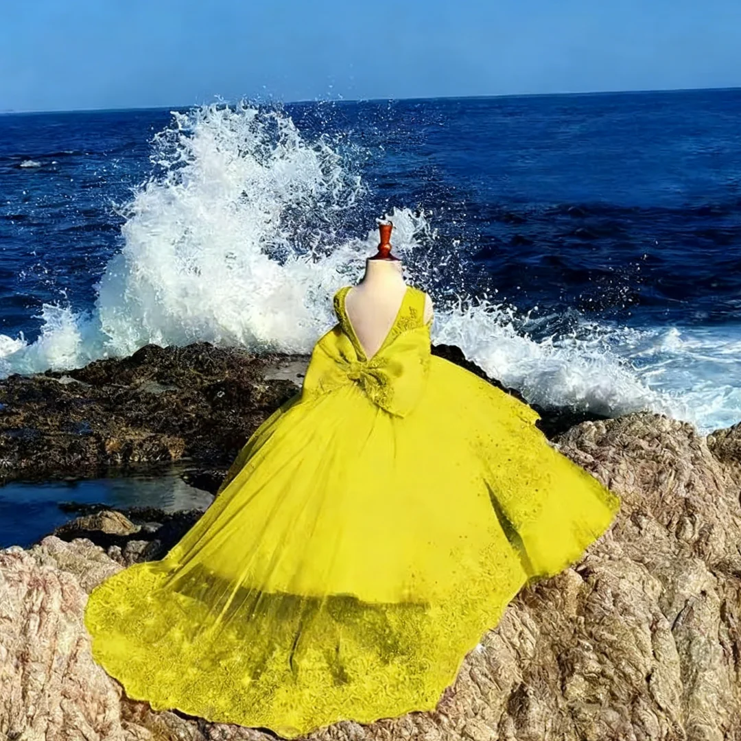 Gorgeous Pink Flower Girl Dress Puffy Tulle Skirt Appliqué Large Bow Long Train Birthday Party Dress for Little Girls