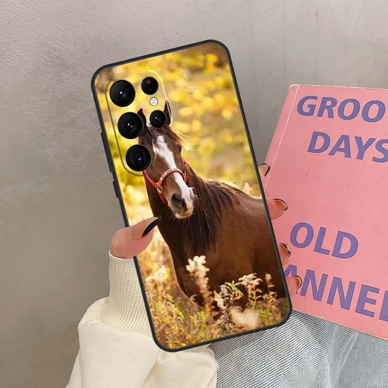 حافظة جميلة أنيقة على شكل خيول بنية لهاتف سامسونج جالاكسي S24 FE S21 FE S20 S22 S23 S25 Ultra S9 S10 Plus S25 FE Cover Coque