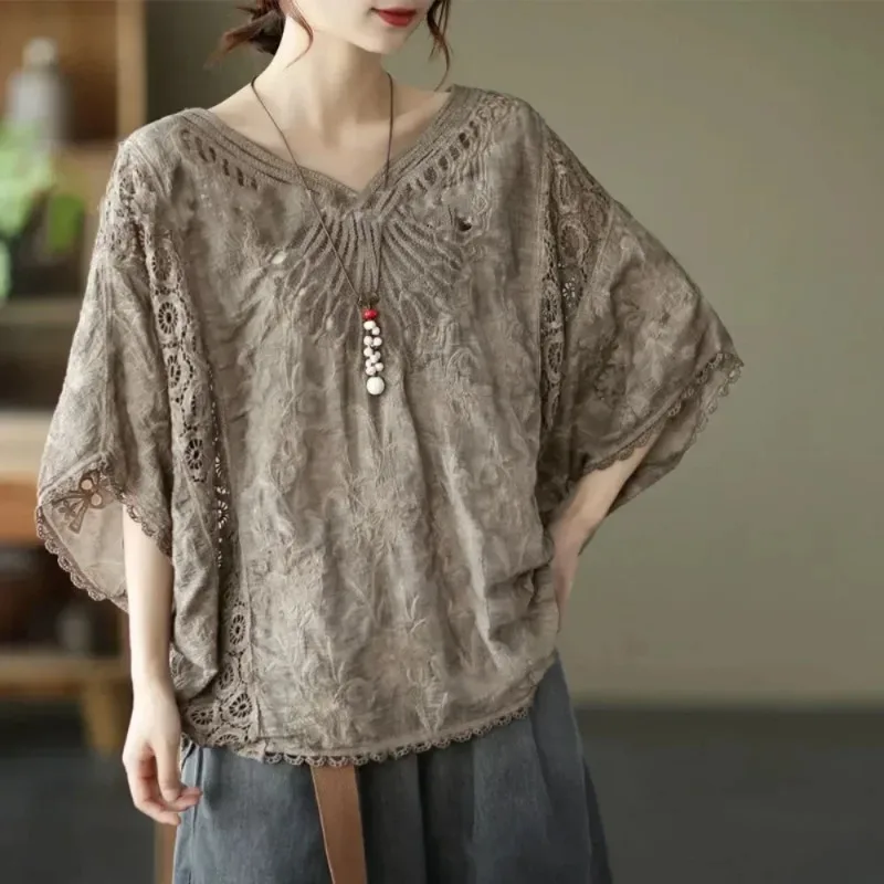 

2024 New Summer Fashion All Cotton Hollow-out Hook Flower Bat Sleeve Top Loose Short Sleeve Temperament Art Smock T-shirt Woman