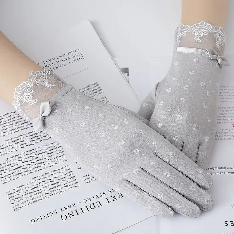 Сексуальные летние женские солнцезащитные перчатки с УФ-защитой, короткие солнцезащитные перчатки с жемчужными цветами, тонкие ледяные шелковые кружевные перчатки с сенсорным экраном, вискозные перчатки для вождения