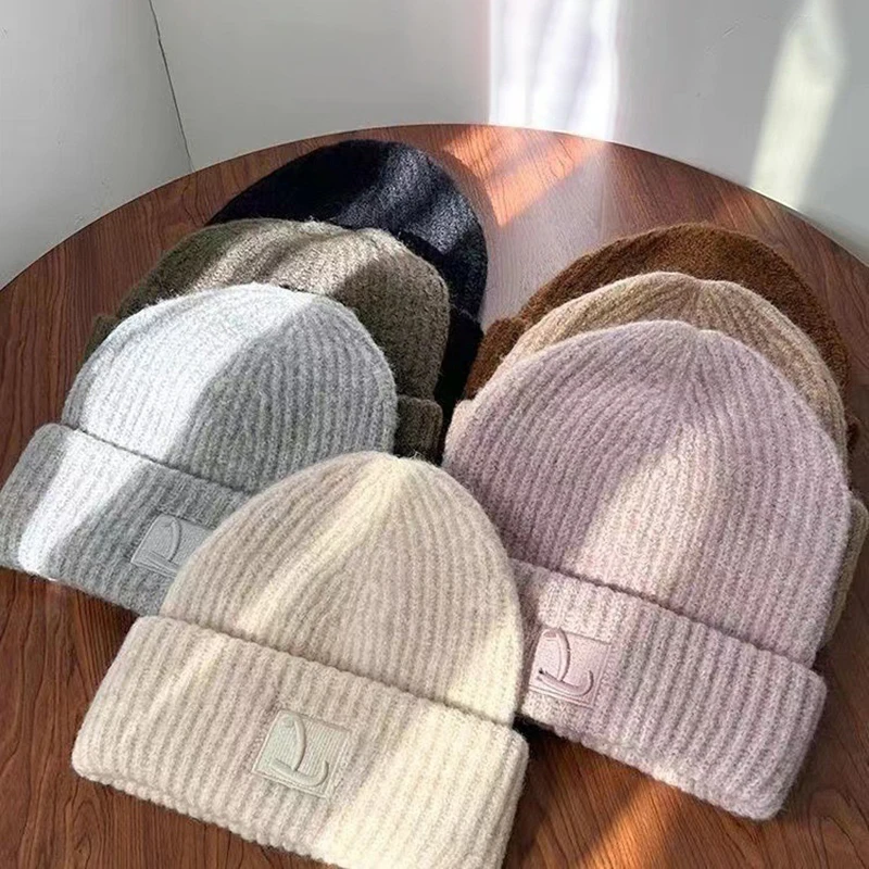 حرف L بلون Skullcaps للنساء شتاء دافئ غطاء للأذنين قبعة الفتيات التزلج ركوب بونيه الخشنة متماسكة قبعة