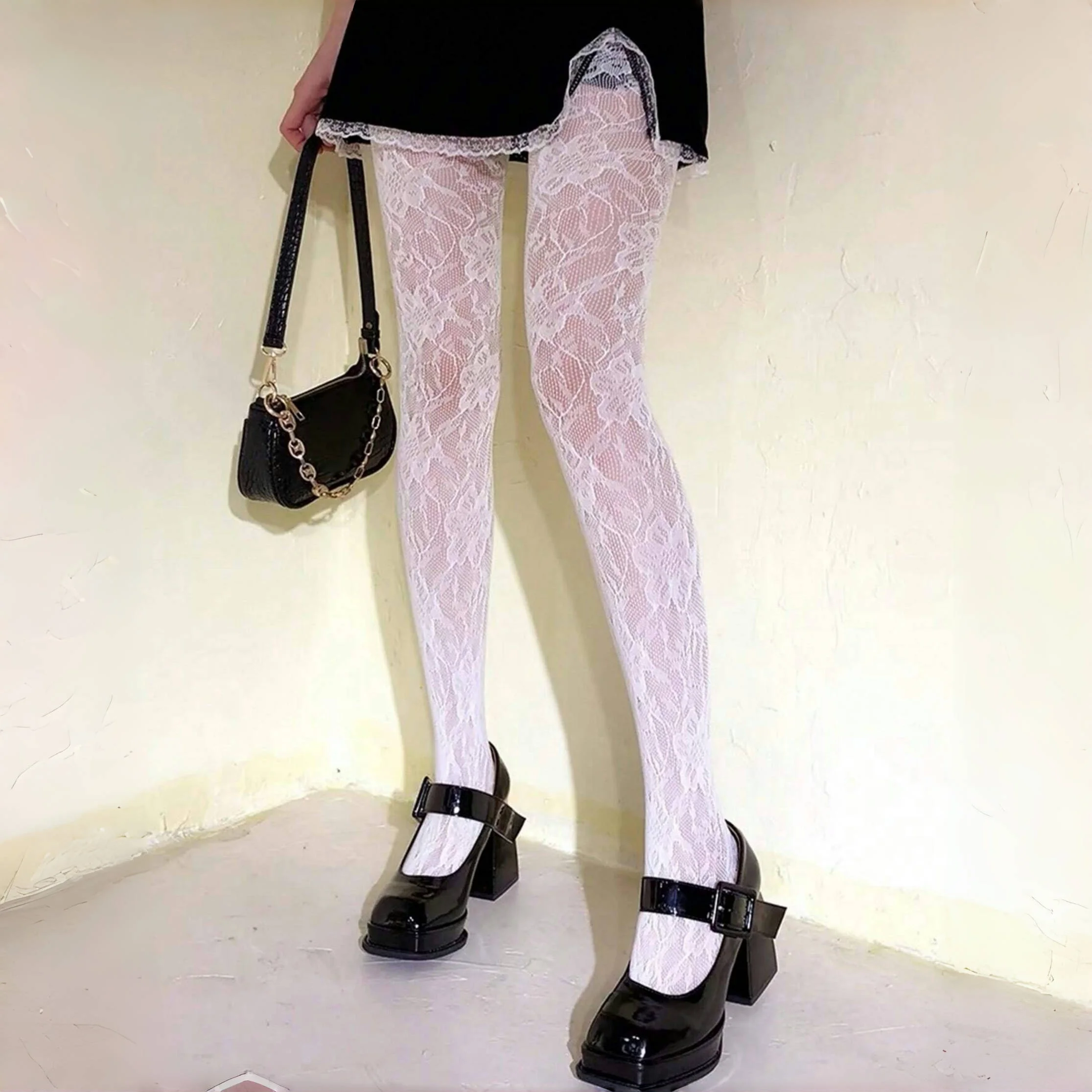 1 Pairs Women's Y2K Millennium Sweet And Spicy Retro Lace Pantyhose Sexy Hollowed-Out Thin Mesh Socks