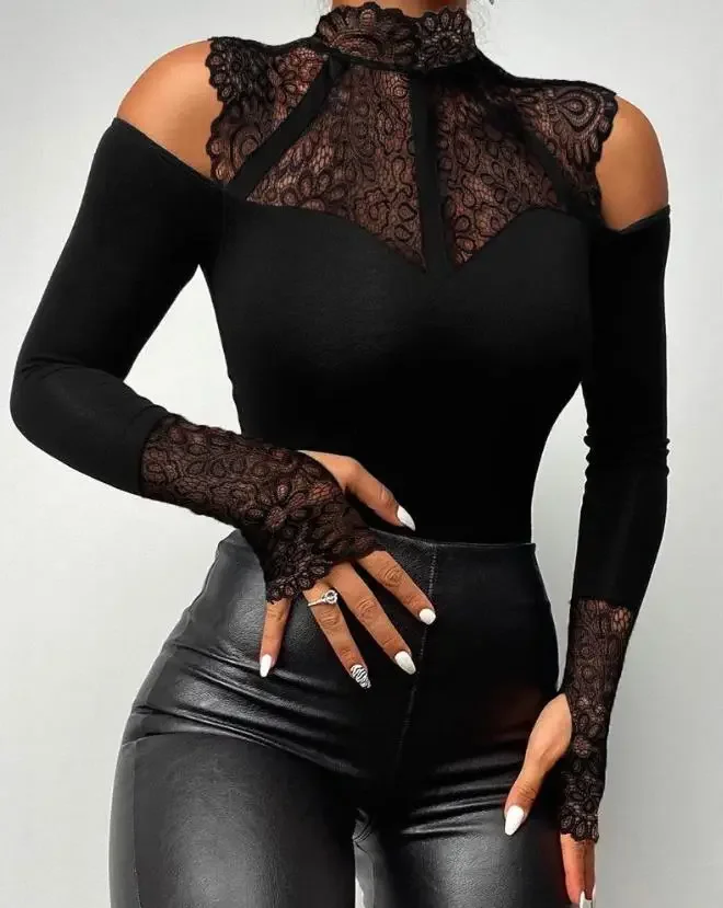 New In Winter New Women\'s Bodysuit Fashion Sexy Color Contrast Lace Long Sleeve Round Neck Cold Shoulder Bodysuit Skinny Top