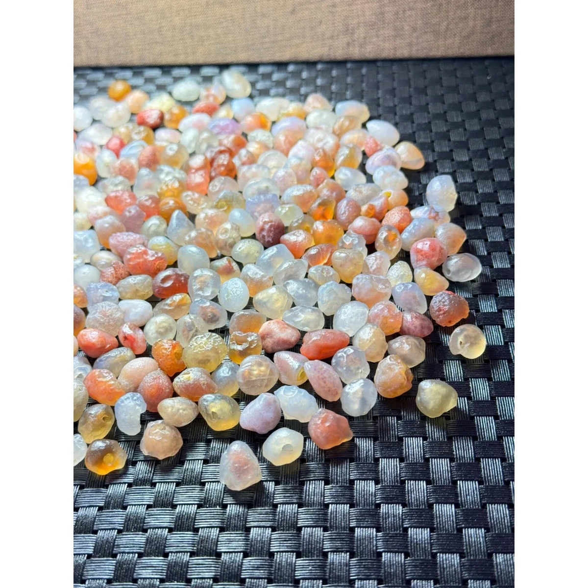 Smooth Texture Earth Mined Alashan Agate, 5pcs Glass Vial Display, 10-15mm Unpolished, Wire Wrapping-Candy Agate
