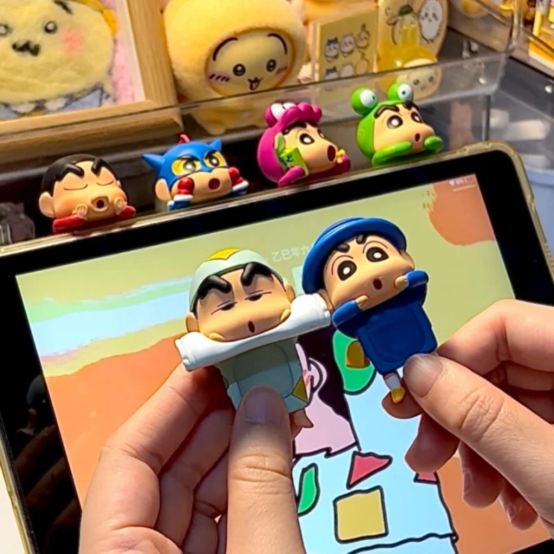 

Новый карандаш Shin chan Party Doll Series, модная слепая коробка, милый автомобильный орнамент, украшение для мобильного рабочего стола, модель ручной работы, подарок-сюрприз