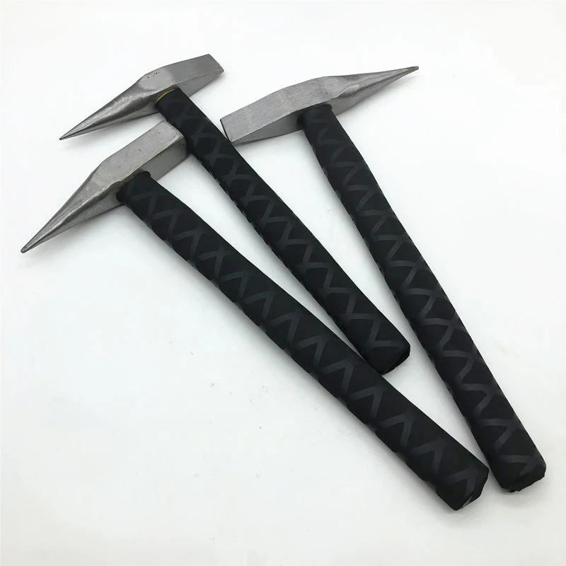 Outdoor Portable EDC Multifunctional Anti Slip Welding Safety Hammer, Short Pickaxe, Car Mounted Emergency Window Breaking Tool